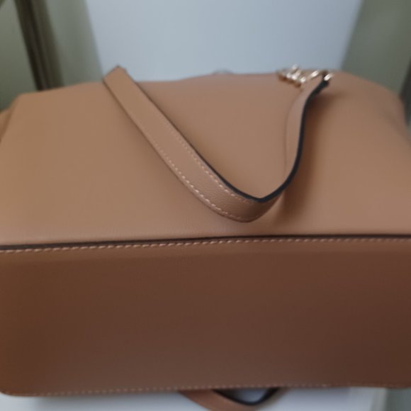 Fall Deal- NWT Matthew &Julian tan tote - Picture 3 of 3